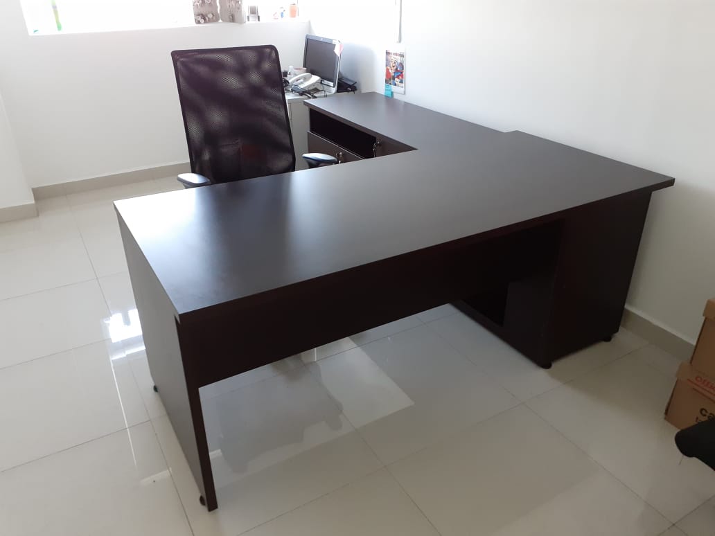 Instalación de módulos gerenciales y sala de espera