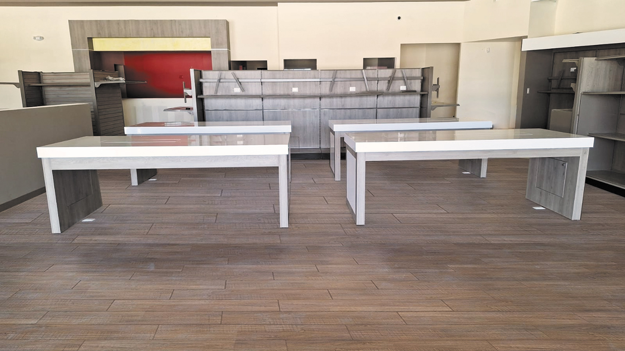 Instalación de mesas personalizadas