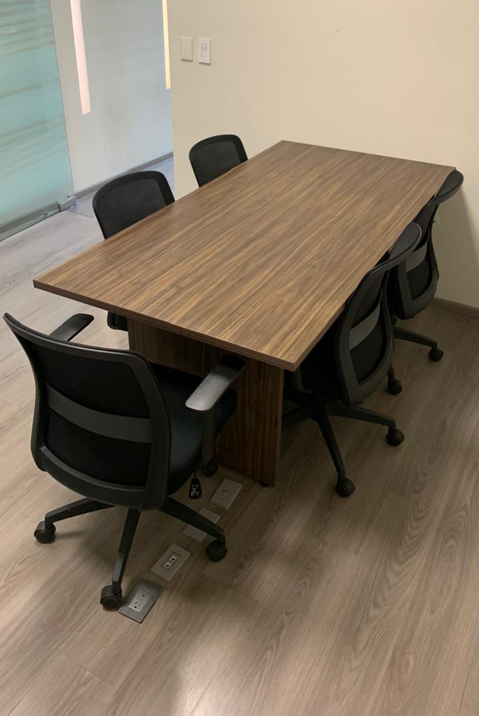 Instalación de sala de juntas