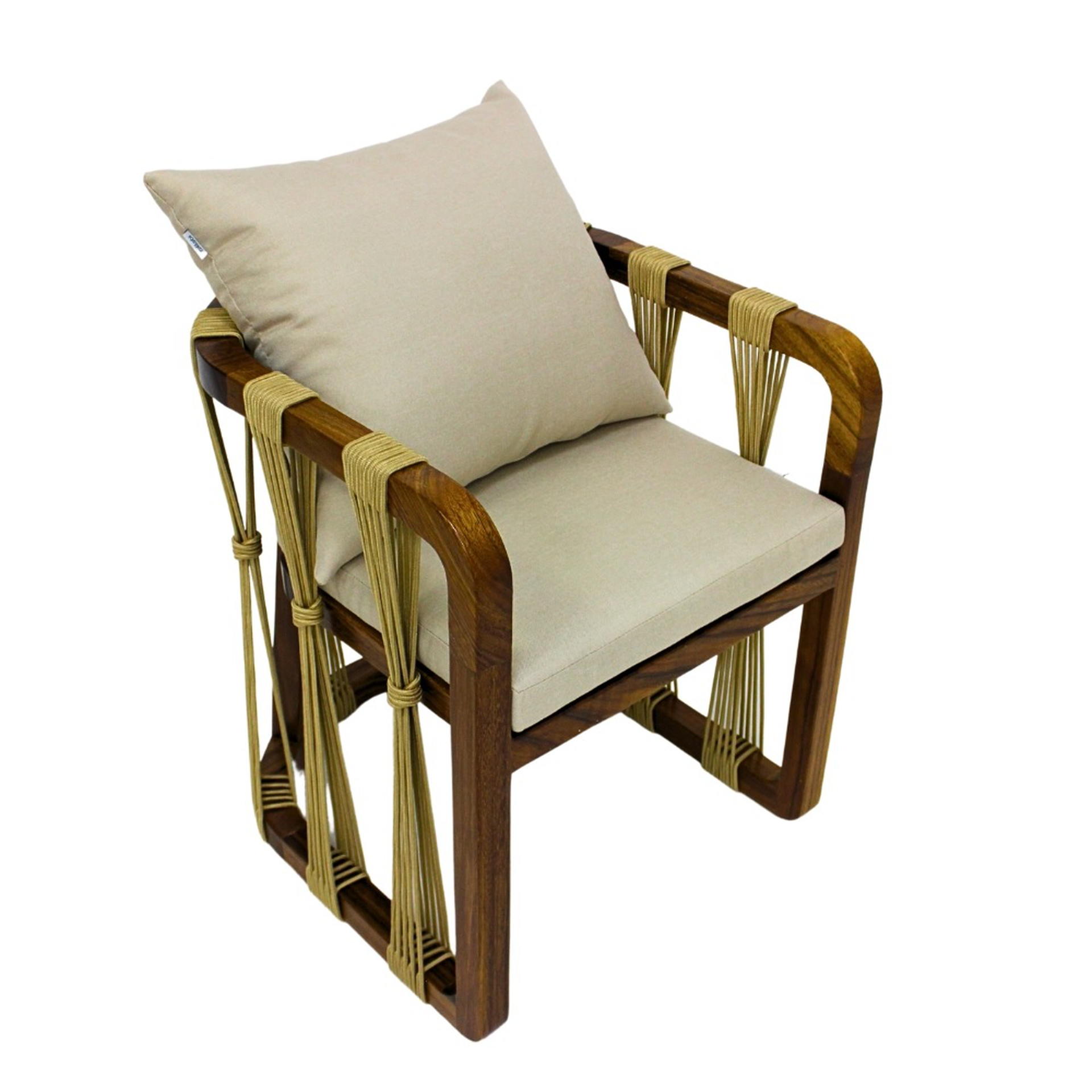 Majahuitas_sillon_de_madera_de_parota_cojineria_curri.png