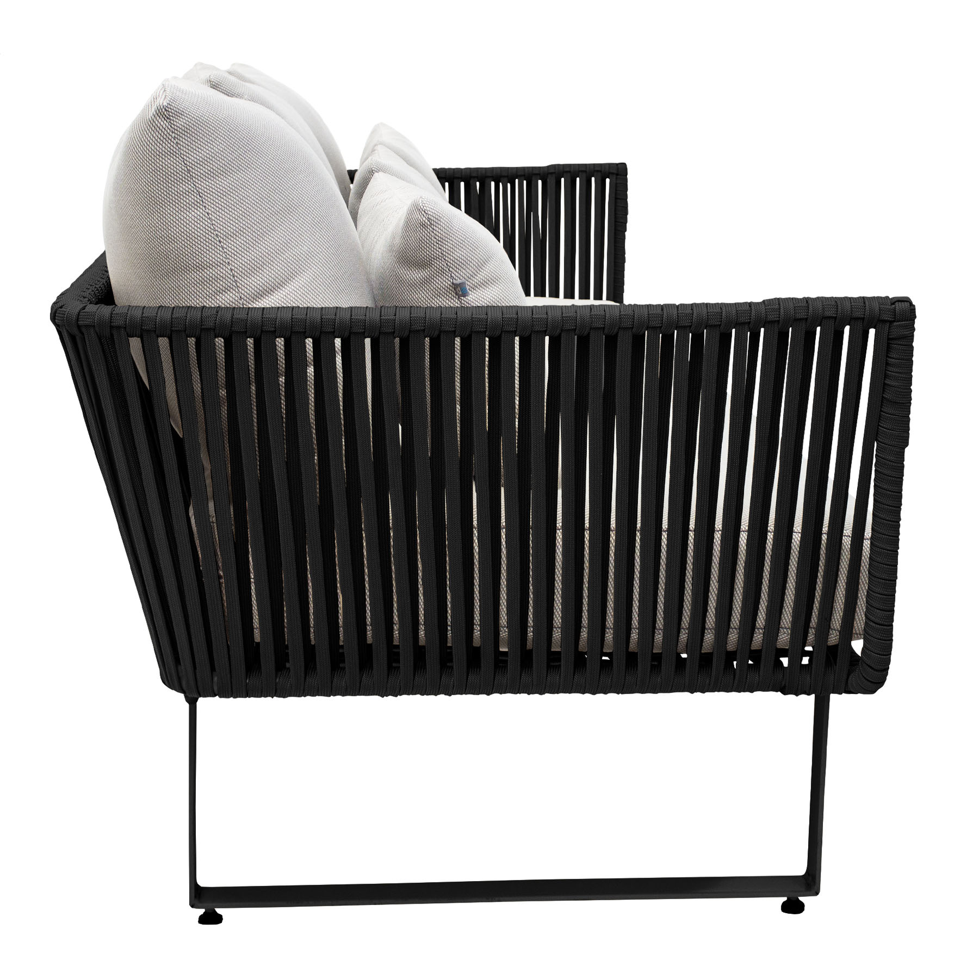 Vallarta_sofa_metal_negro_cuerda_negra_cojineria_curri_3000-2.png