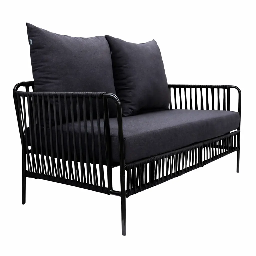 Chetumal_love_seat_metal_negro_cuerda_negra_cojineria_Exterior_techado.webp