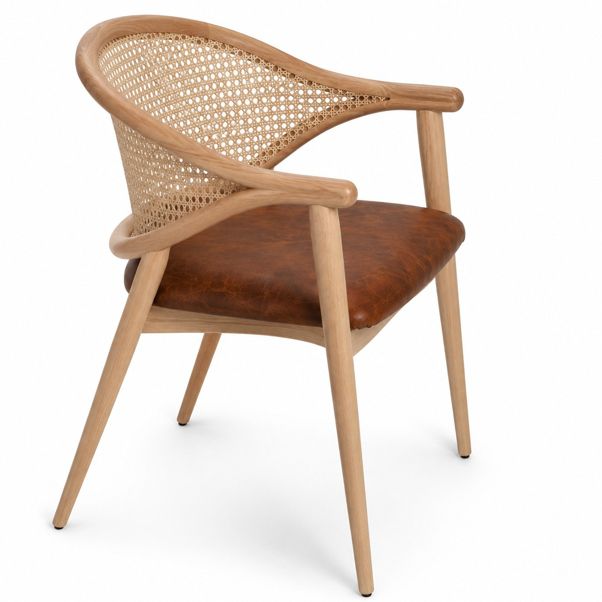 Nortann_silla_madera_con_piel_de_cafe_y_bejuco_Interior.png
